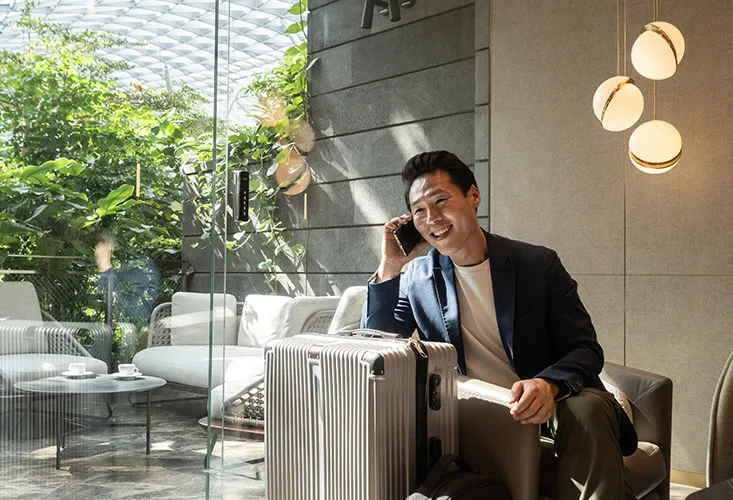 Top 4 Travel Cybersecurity Tips to Protect Your Money This Summer